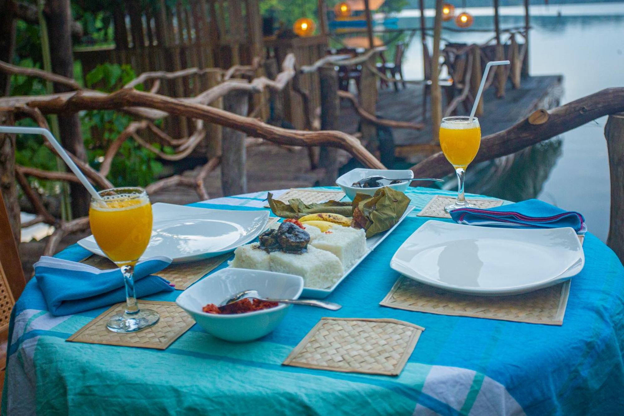 Aki Luna Lagoon Resort Hikkaduwa Exteriér fotografie